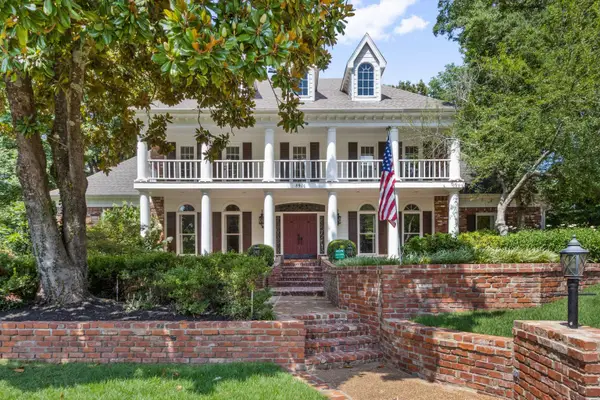 8900 COLINS BARRE CV, Germantown, TN 38139