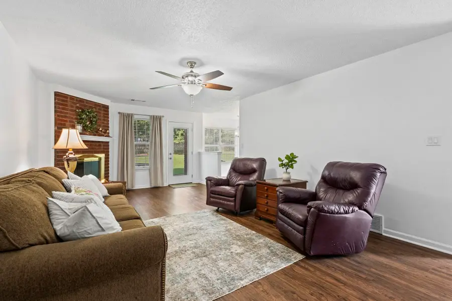 3169 SHADOW GREEN LN, Lakeland, TN 38002 - #3