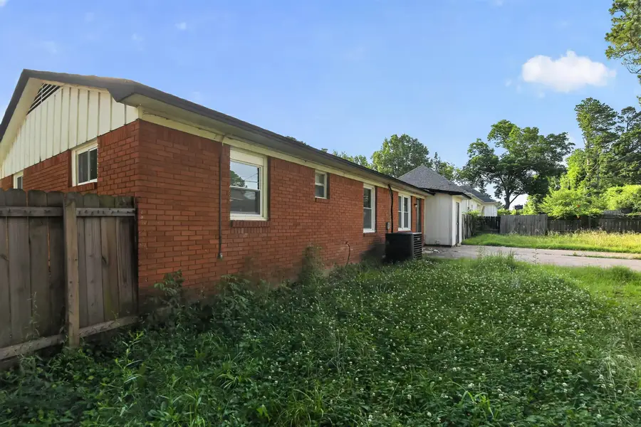 4598 WHITEPINE ST, Memphis, TN 38109 - #3