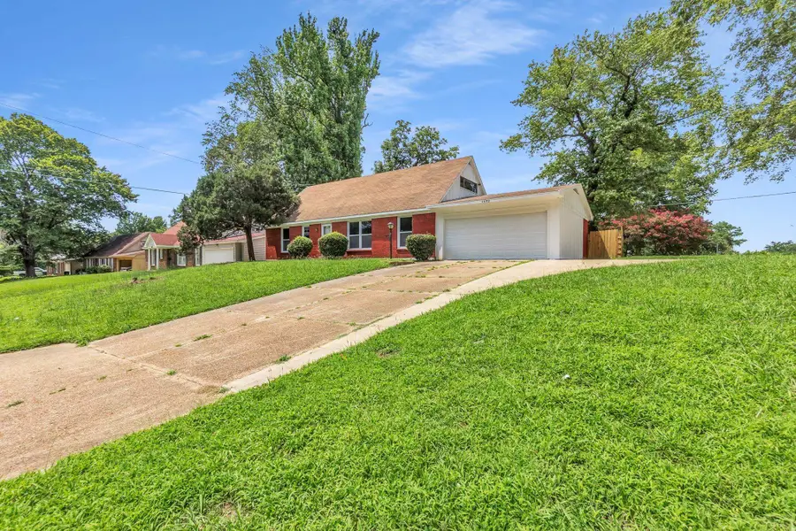 1992 DANBERRY AVE, Memphis, TN 38116 - #2