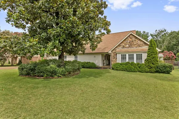 2928 SANDY CREEK DR, Germantown, TN 38138