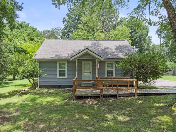 215 JERNIGAN DR, Somerville, TN 38068