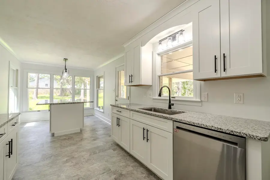 70 HOLT ST, Savannah, TN 38372 - #3