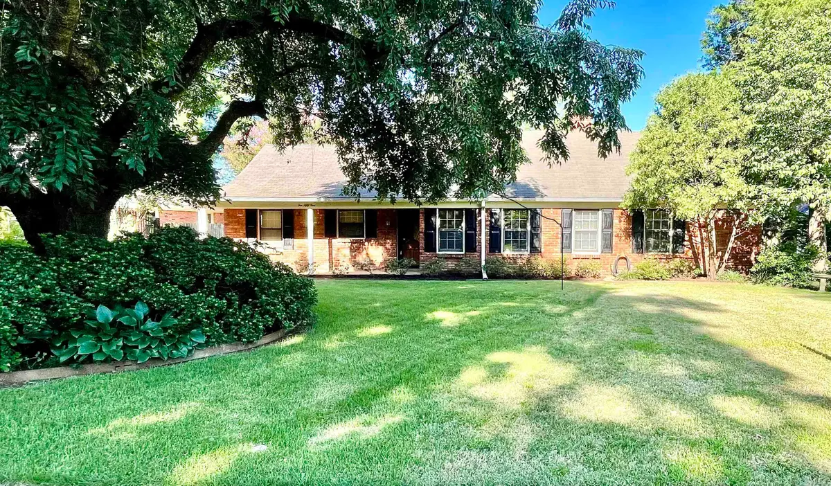 1055 WOODVIEW DR, Memphis, TN 38117 - #1