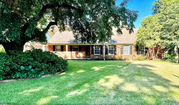 1055 WOODVIEW DR, Memphis, TN 38117