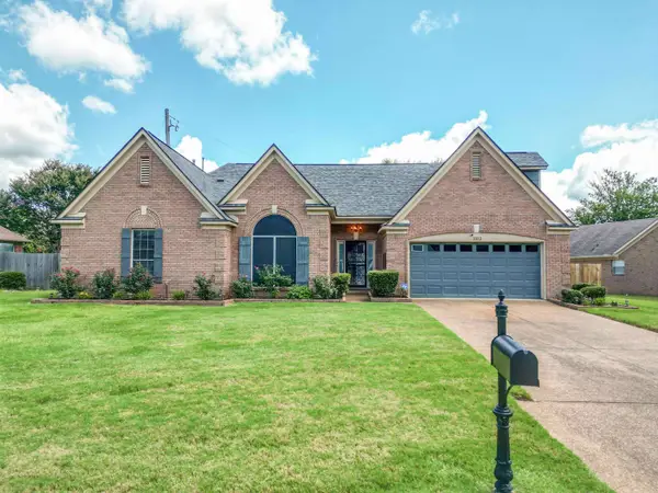 3102 SHADOW GREEN DR, Lakeland, TN 38002