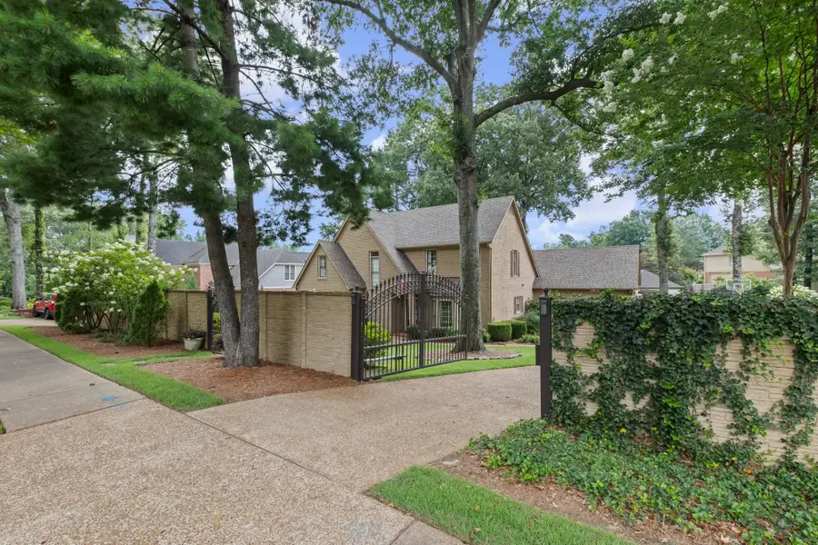 1928 RIVERDALE DR, Germantown, TN 38138 - #2