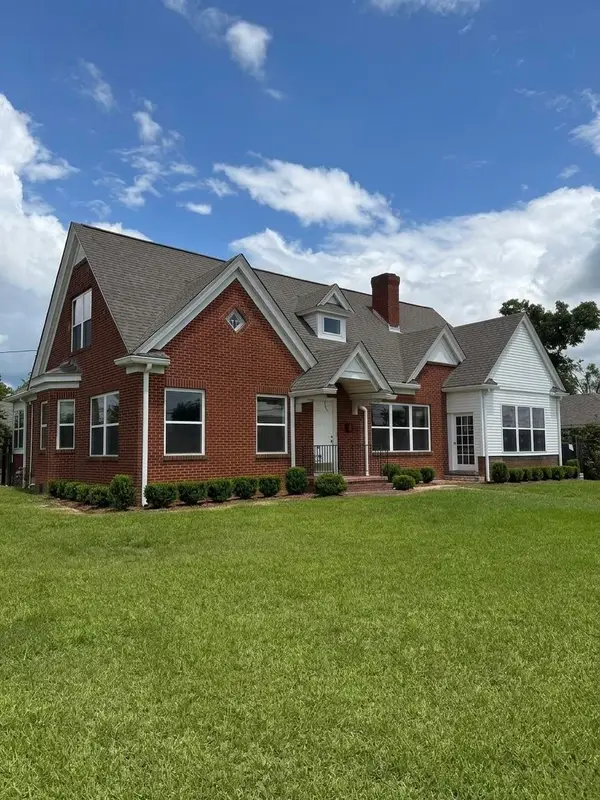 367 W COURT AVE W, Selmer, TN 38375-0000