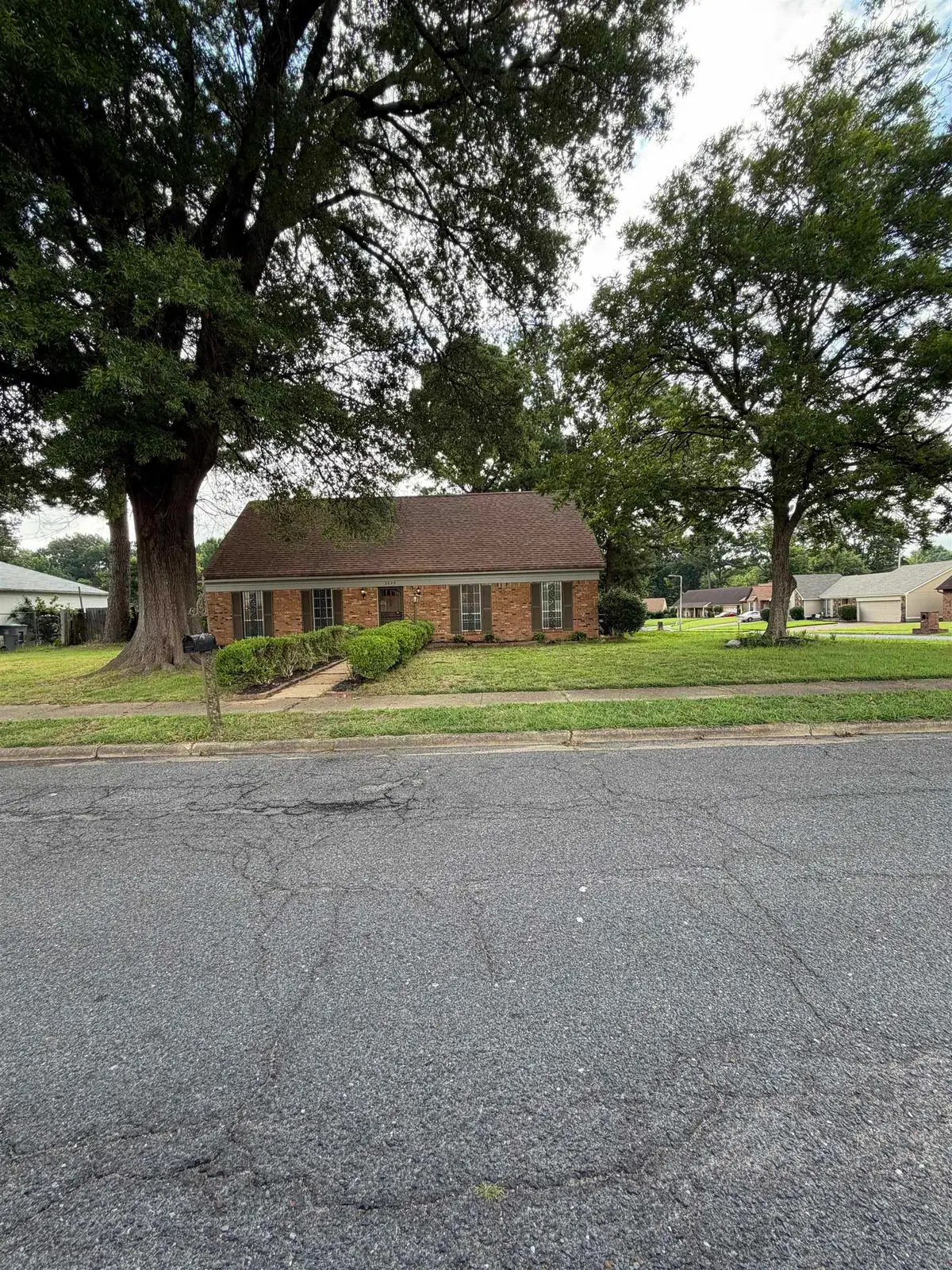 5020 GARDENWOOD DR, Memphis, TN 38116 - #1