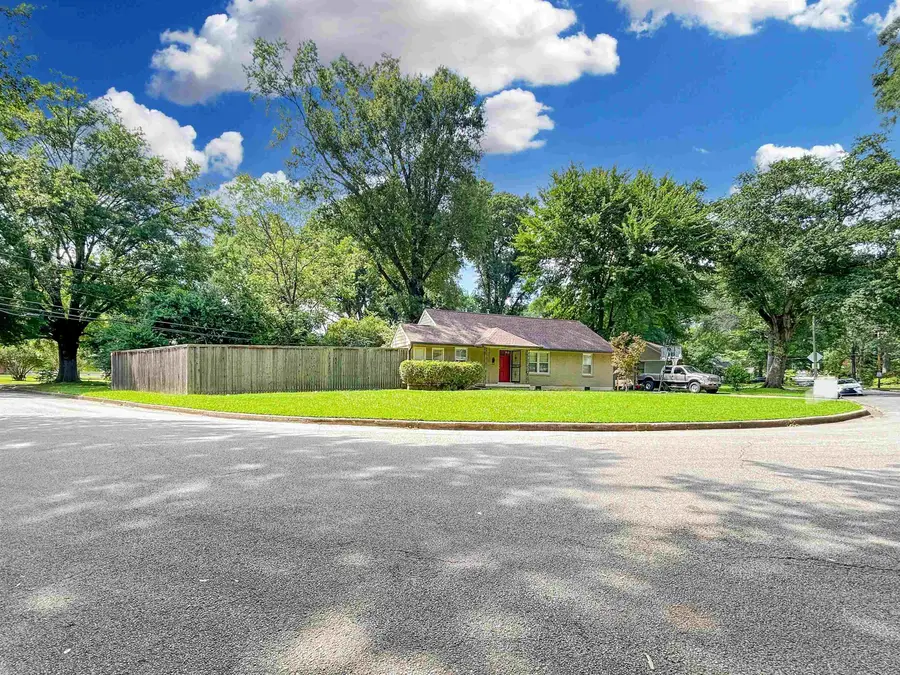 813 MOSS RD, Memphis, TN 38117 - #2