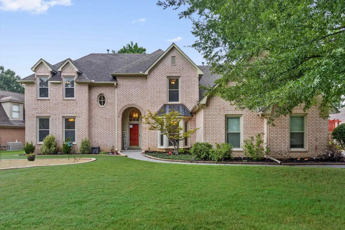 8392 KINGS TRAIL CV, Cordova, TN 38016 - #1