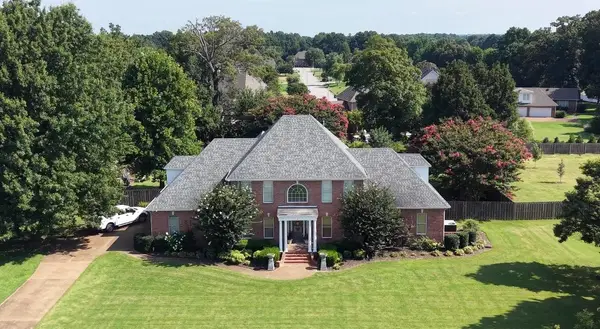 37 CROWNPOINTE COVE CV, Jackson, TN 38305