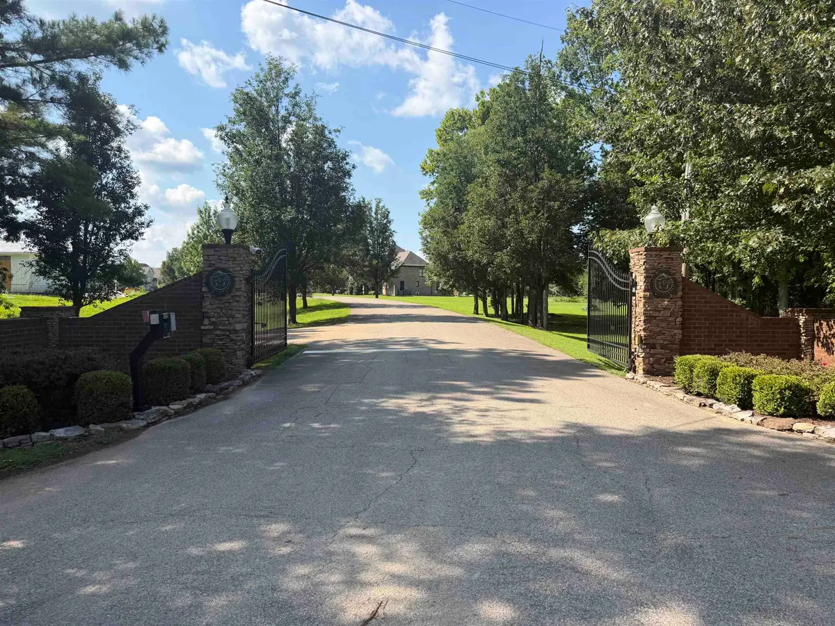 55 N LAKE POINTE CV, Rossville, TN 38066 - #1