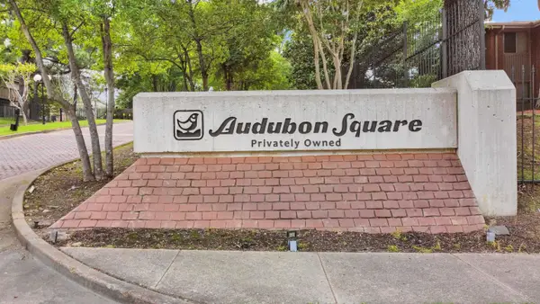 732 FOREST LAKE DR, Memphis, TN 38117
