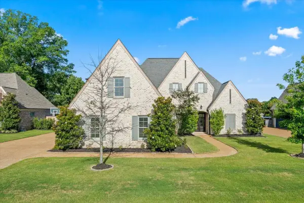 1195 MONROE HILL CIR, Collierville, TN 38017