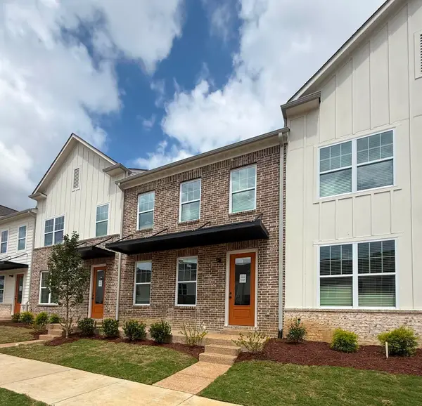 3055 PORTAGE DR, Bartlett, TN 38135
