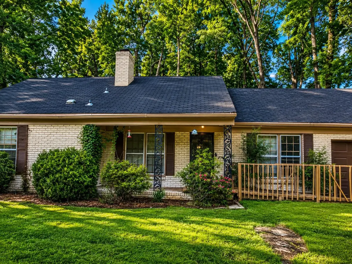 3004 DUMBARTON RD, Memphis, TN 38128 - #1
