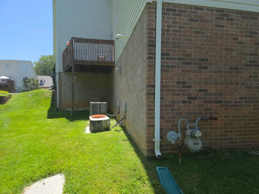 41 CHEROKEE RIDGE CT, Johnson City, TN 37604 - #3