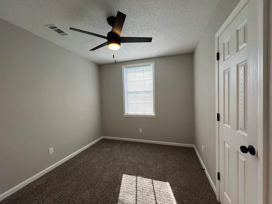 393 CARBON RD, Memphis, TN 38109 - #3