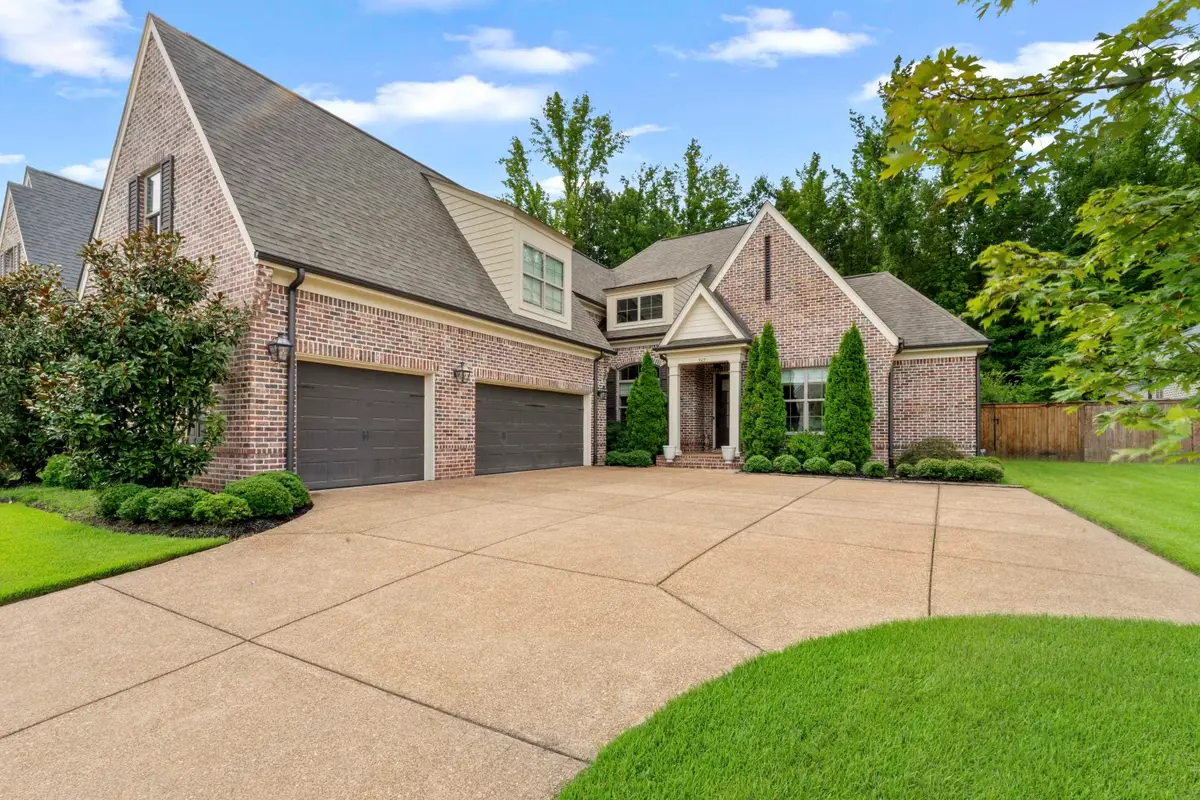 565 SAUNDERS CREEK CIR, Rossville, TN 38066 - #1