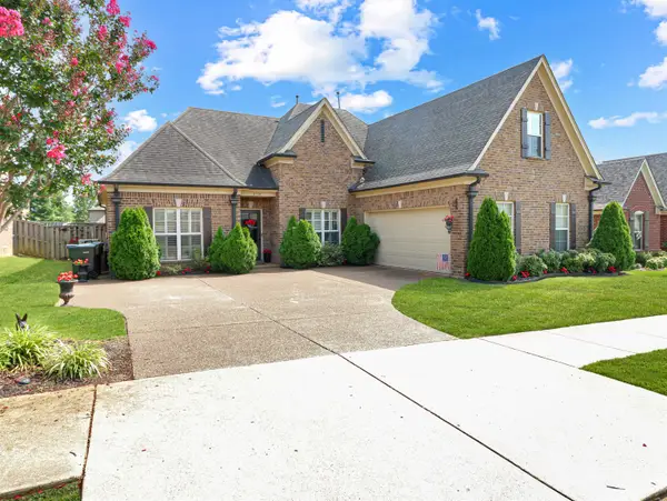 8759 BRUNSWICK FOREST CIR S, Bartlett, TN 38133