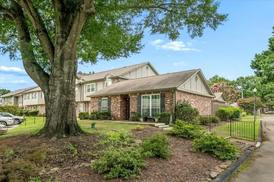 1690 HOBBITS GLEN DR #29, Germantown, TN 38138 - #2