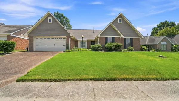 8237 CRIMSON CREEK DR, Memphis, TN 38016