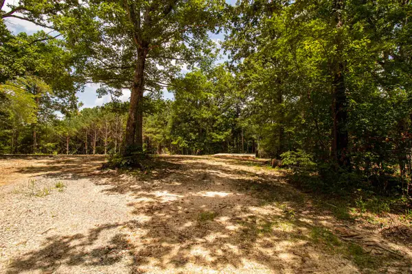 441 ROBERTS RD, Pinson, TN 38366