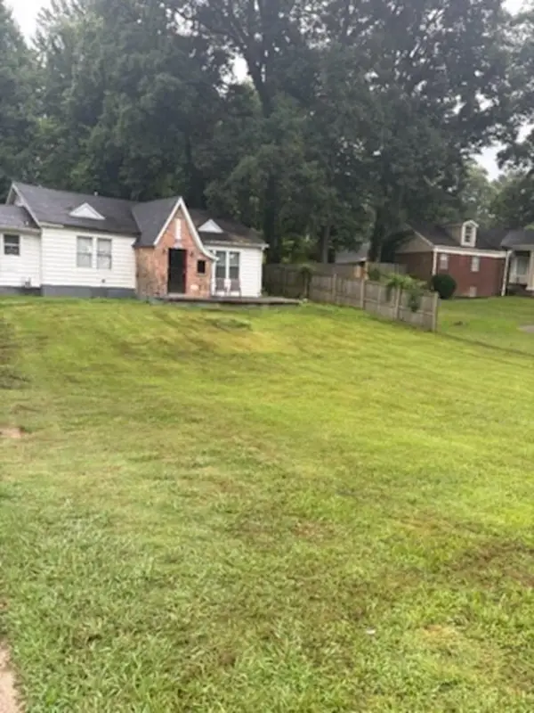 2886 OVERTON CROSSING ST, Memphis, TN 38127