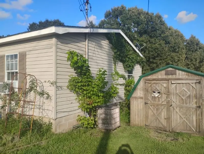 217 LAKESHORE DR, Oakfield, TN 38362-9811 - #2