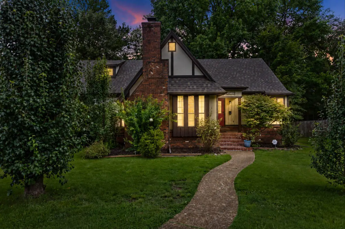 8274 CHIPPINGHAM DR, Cordova, TN 38016 - #1