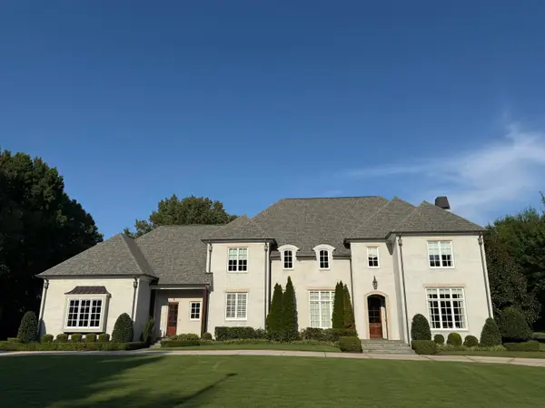 9040 N HOLLYBROOK LN, Germantown, TN 38138