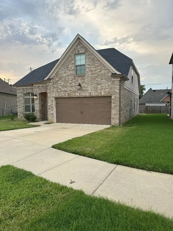8324 CURTIS LANDING DR, Memphis, TN 38125
