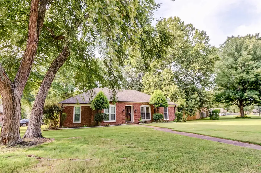 8892 N THAKEHAM PL, Cordova, TN 38016 - #2