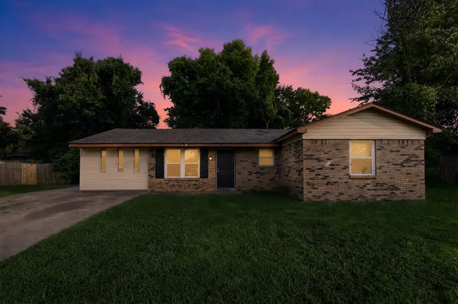 215 LEANING TREES LN, Memphis, TN 38109 - #3