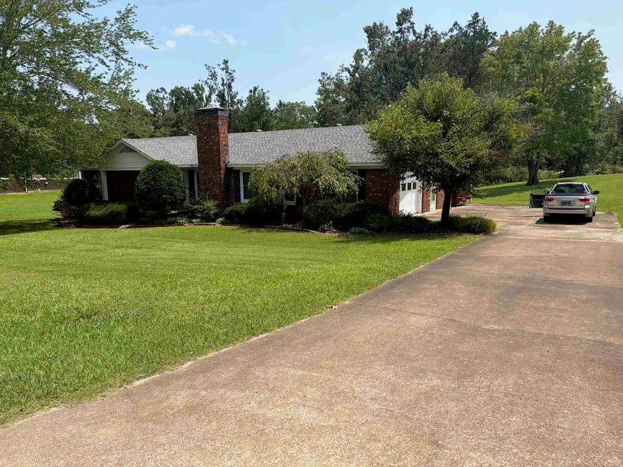 135 POPLAR ST, Savannah, TN 38372 - #2