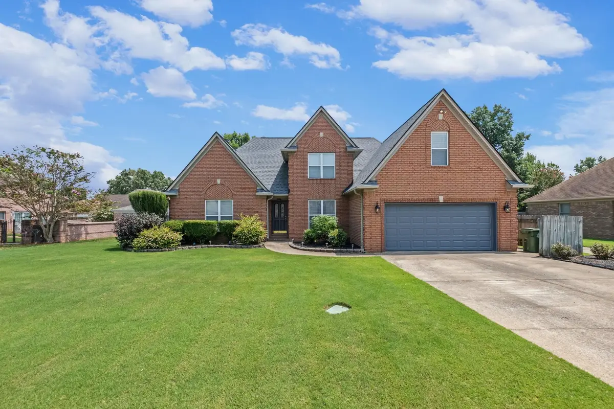 7042 W HONEYSUCKLE LN, Millington, TN 38053 - #1