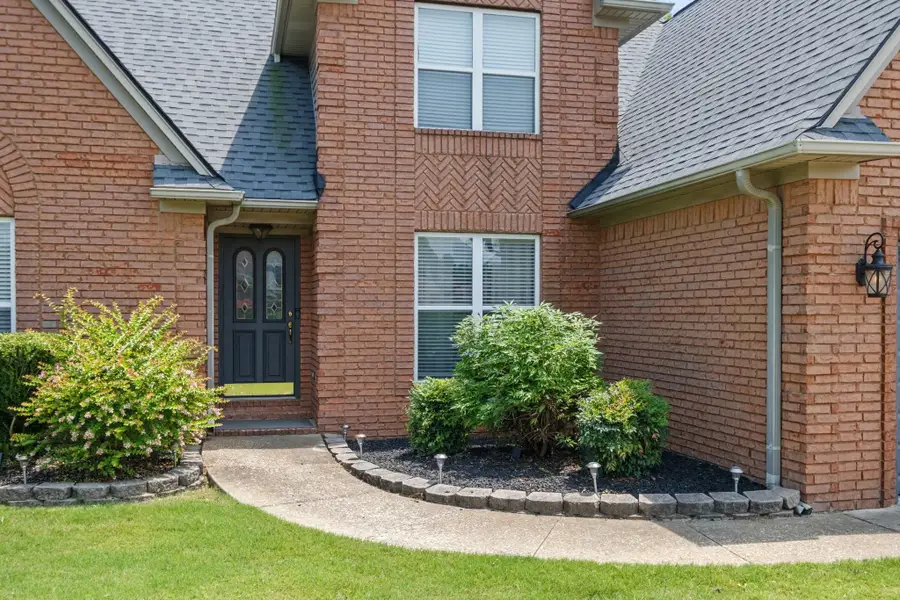 7042 W HONEYSUCKLE LN, Millington, TN 38053 - #3
