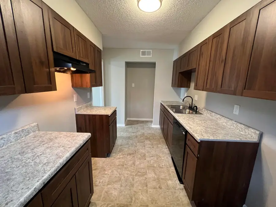 48 BONITA DR, Memphis, TN 38109 - #3