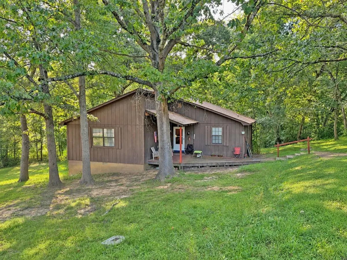 546 FLORENCE AVE, Selmer, TN 38375 - #1