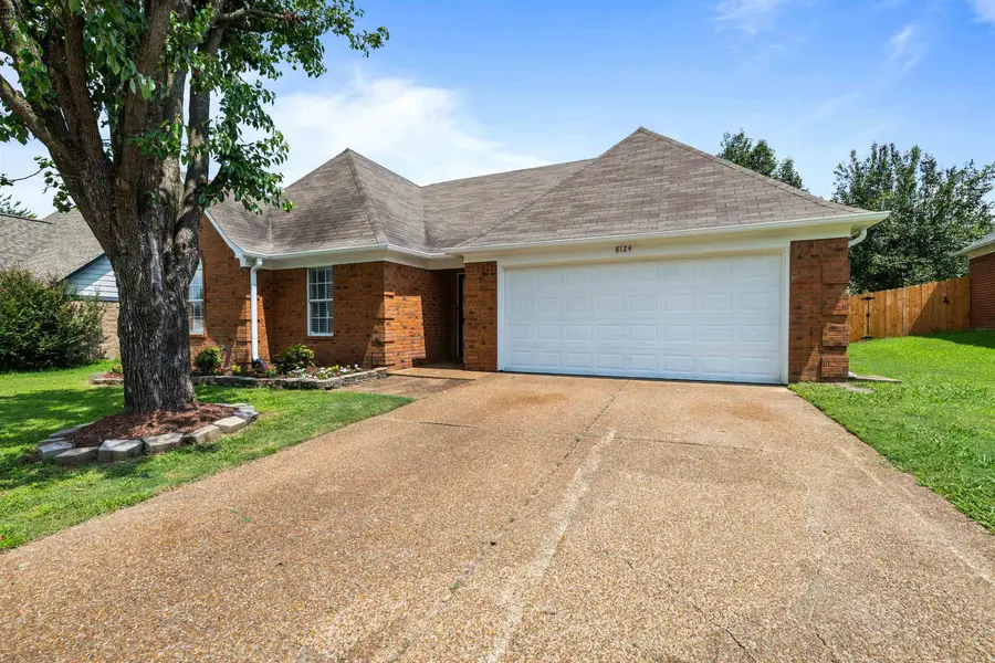 8124 COUNTRY VILLAGE DR, Cordova, TN 38016 - #2