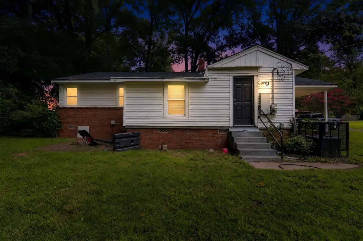 329 SULLIVAN DR, Memphis, TN 38109 - #1