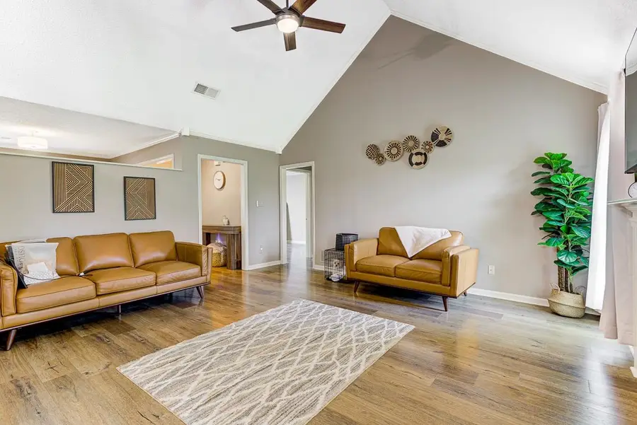 7669 SHADOW HILLS DR, Bartlett, TN 38002 - #2