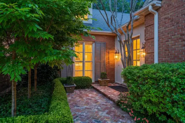 598 CLUB WALK LN #10, Memphis, TN 38111