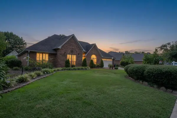 3626 APPLING LAKE DR, Bartlett, TN 38133