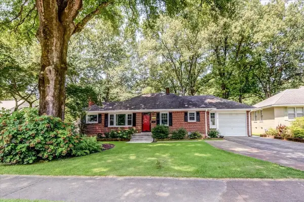 1227 COLONIAL RD, Memphis, TN 38117