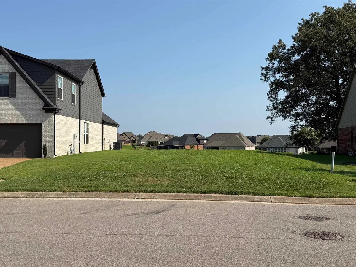 205 ST ANDREWS DR, Oakland, TN 38060 - #1