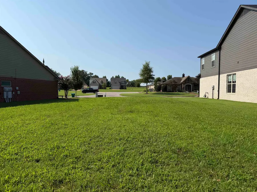 205 ST ANDREWS DR, Oakland, TN 38060 - #2