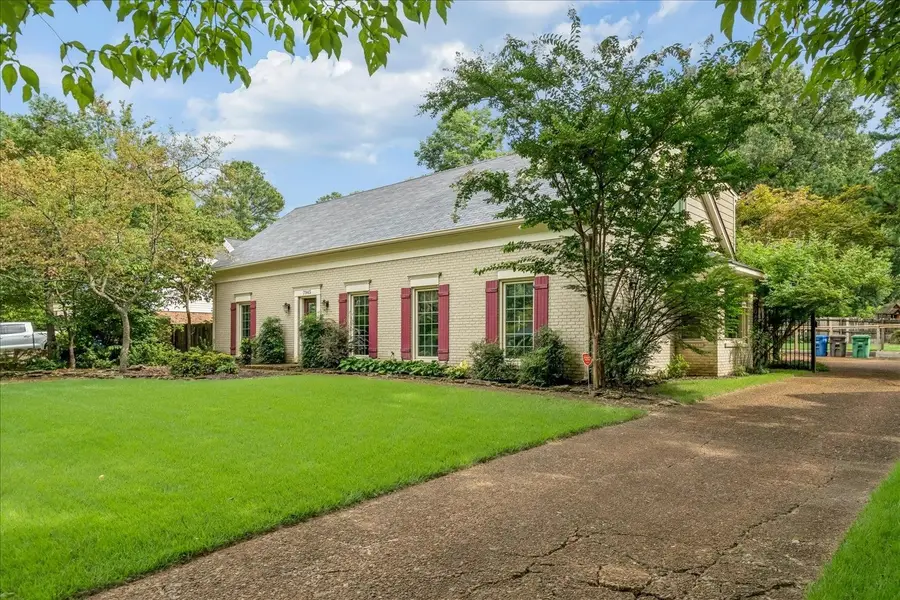 7945 FARMINGTON BLVD, Germantown, TN 38138 - #2