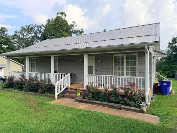 1600 PINHOOK DR, Savannah, TN 38372